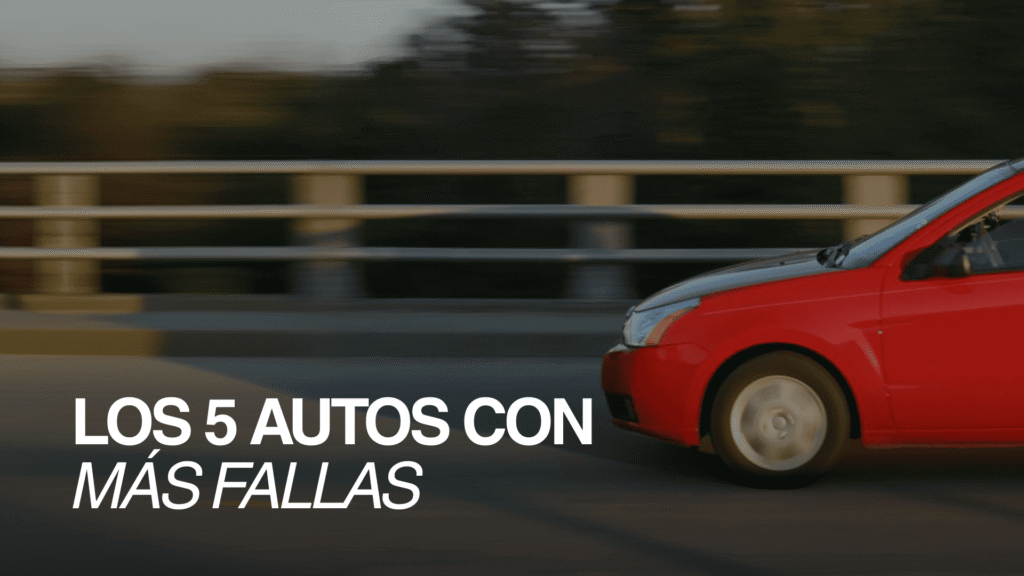 Auto rojo circulando en ruta representando los autos con más fallas como el ford fiesta